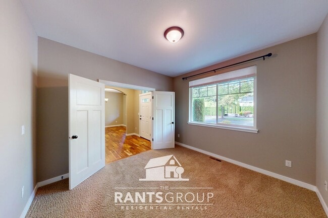 Building Photo - Stunning 4-Bedroom, 2.5 Bathroom Home on a...