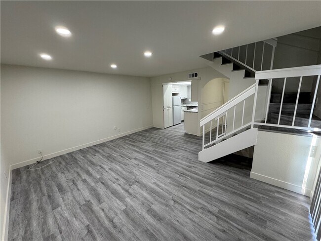 Building Photo - 26162 Sanz