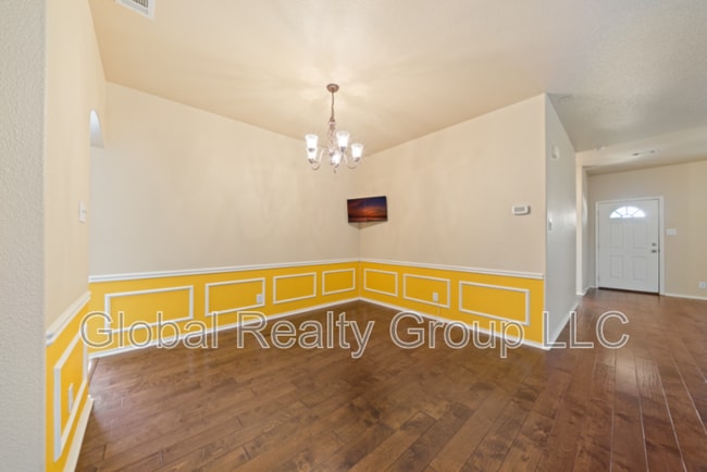 Building Photo - 308 Rustic Tr