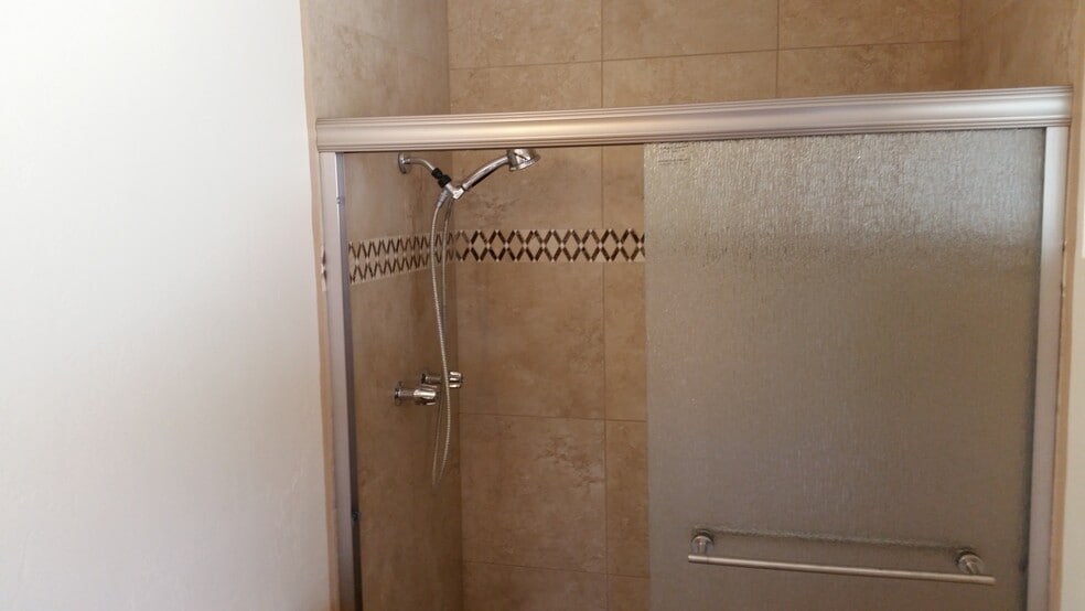 Building Photo - 9291 E Shonto Ln