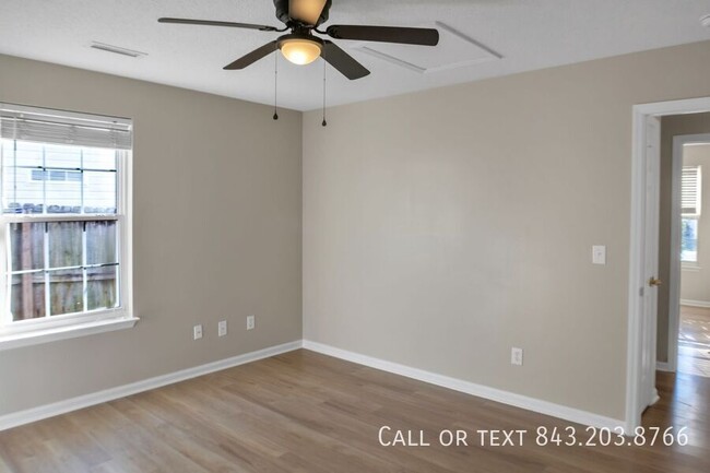 Building Photo - 9990 Hallsford Dr
