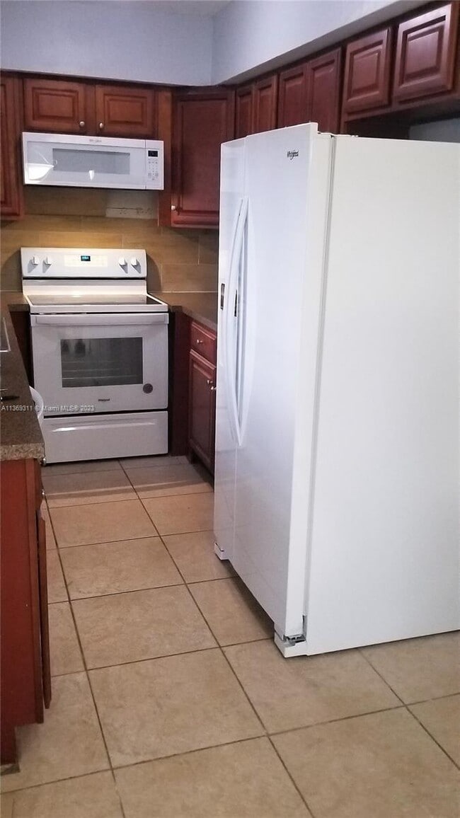 Building Photo - 2588 Coral Springs Dr