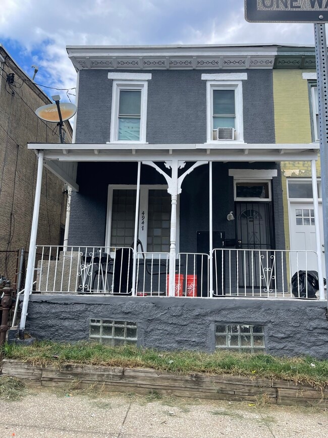 Building Photo - 4941 Baynton St