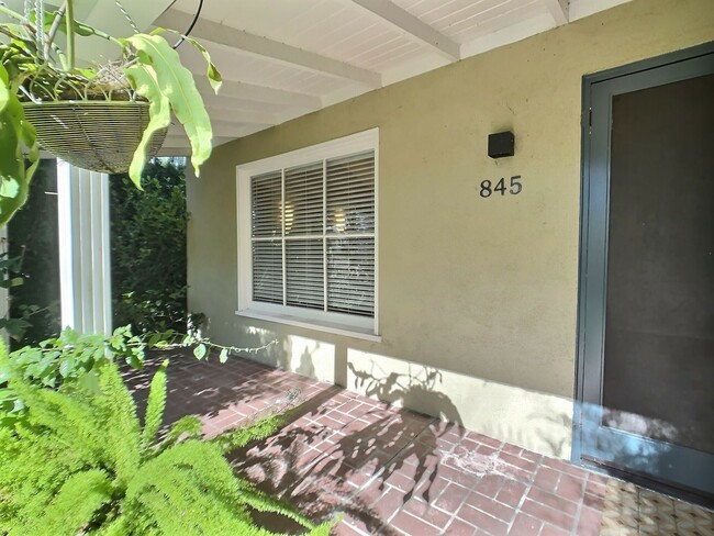 Building Photo - Charming Willow Glen Home- 2 bed / 2 bath