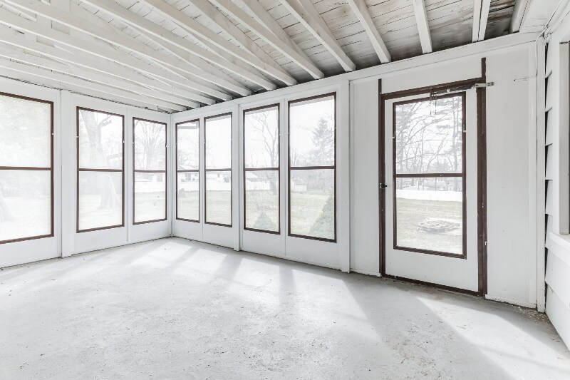 Building Photo - 60 Maple Ave