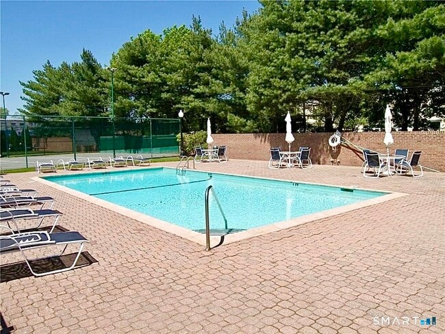 Building Photo - 32 Regents Pk