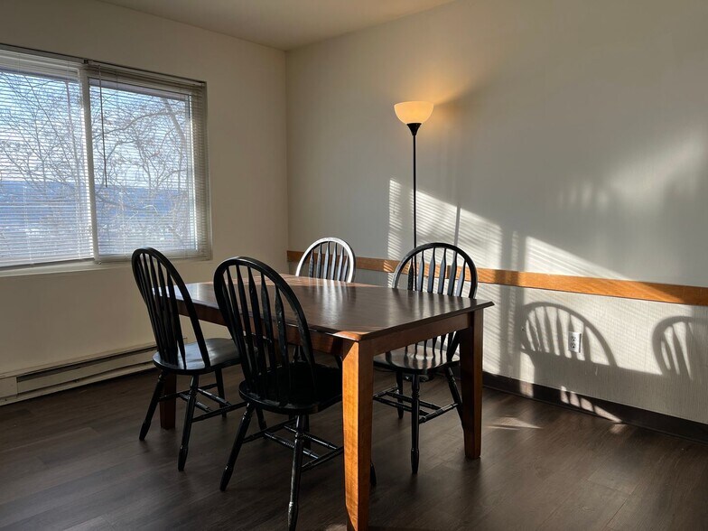 Interior Photo - Ravenwood Apartments