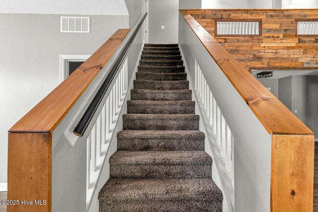 Building Photo - 102 Gabriels Wy