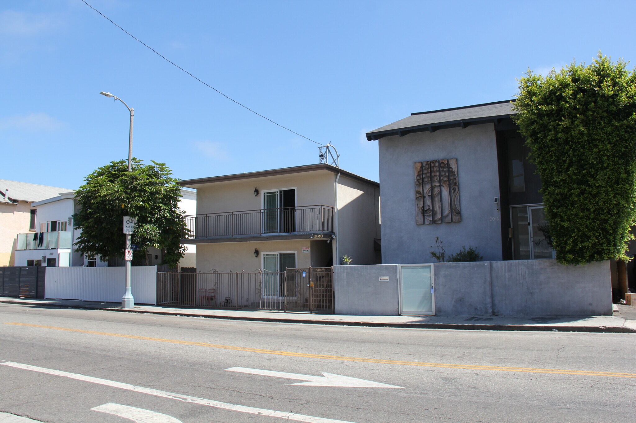 2010 Pacific Ave Building - 2010 Pacific Ave