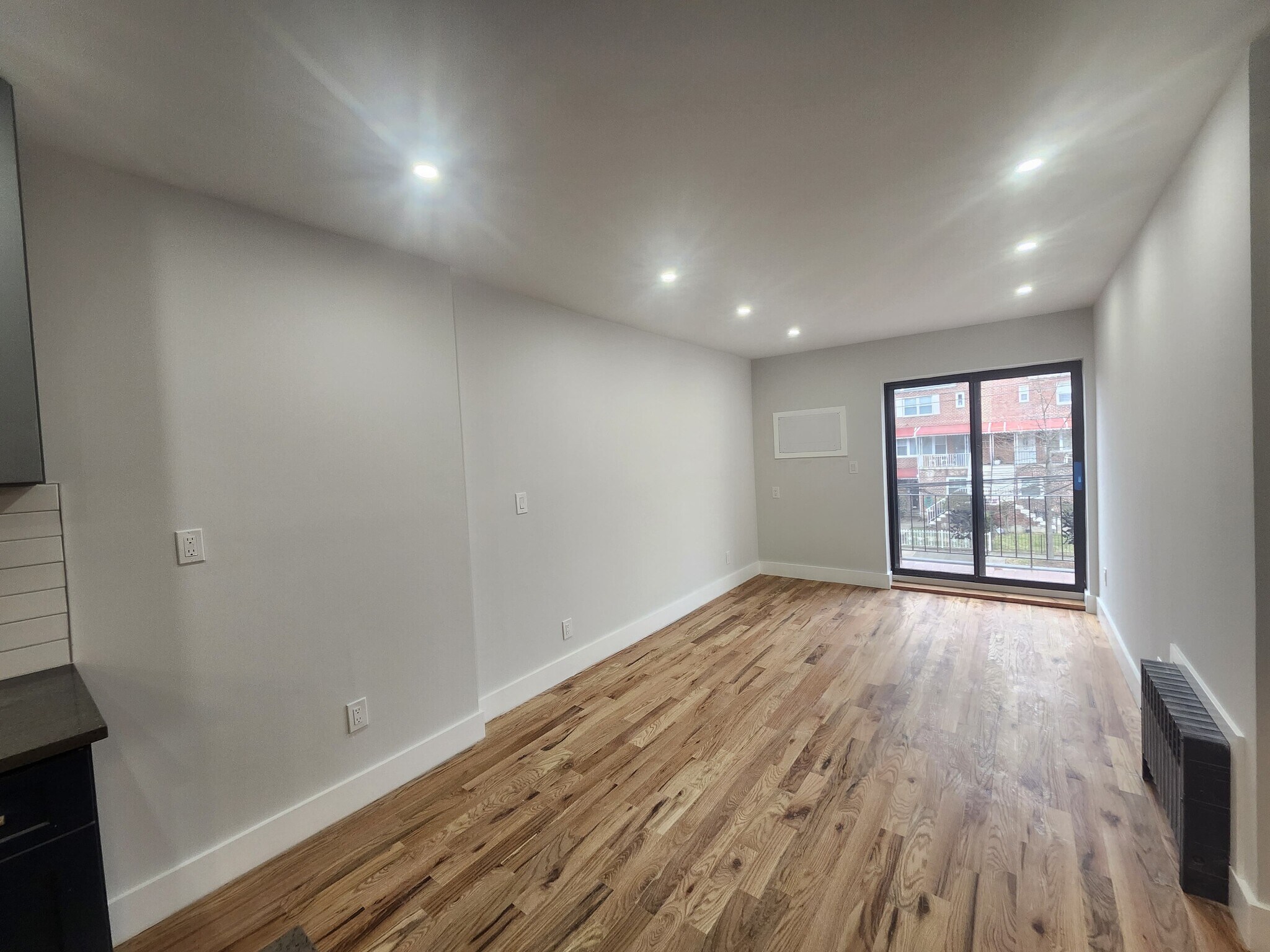 Building Photo - 1424 E 102nd St