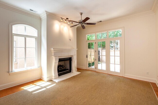Building Photo - 8819 Provence Village Ln