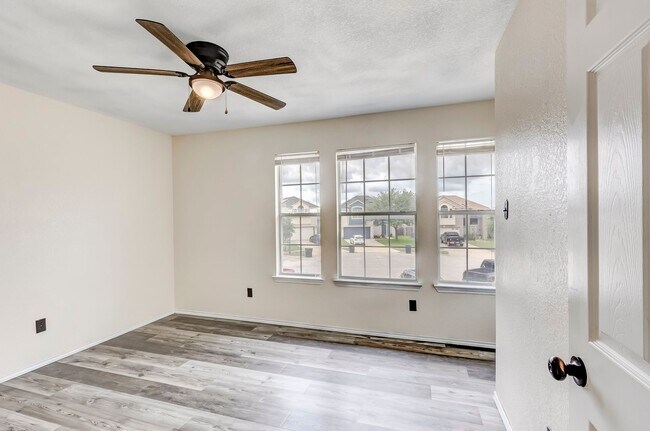 Building Photo - 4411 Causeway Ct