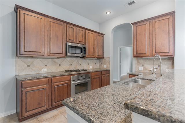 Building Photo - 2945 Mandalay Dr