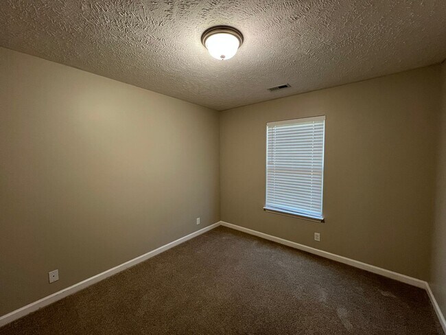 Building Photo - Cute 3 BR, 2 Bath near Christiana