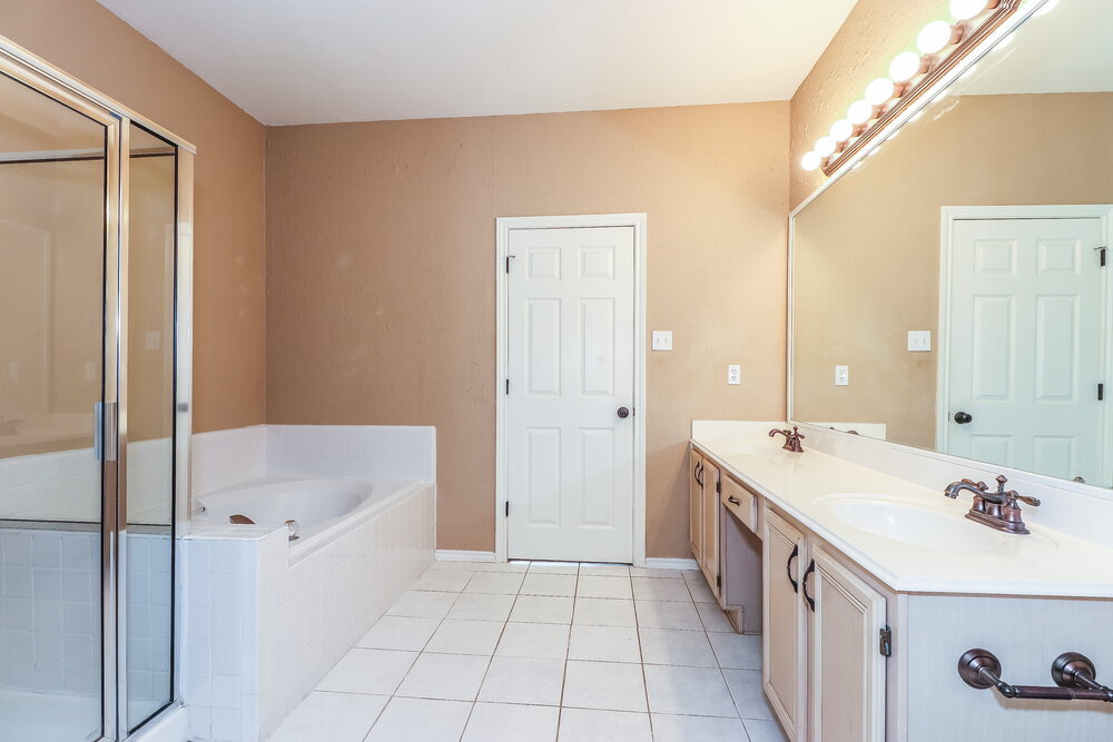 Building Photo - 941 Azalia Dr