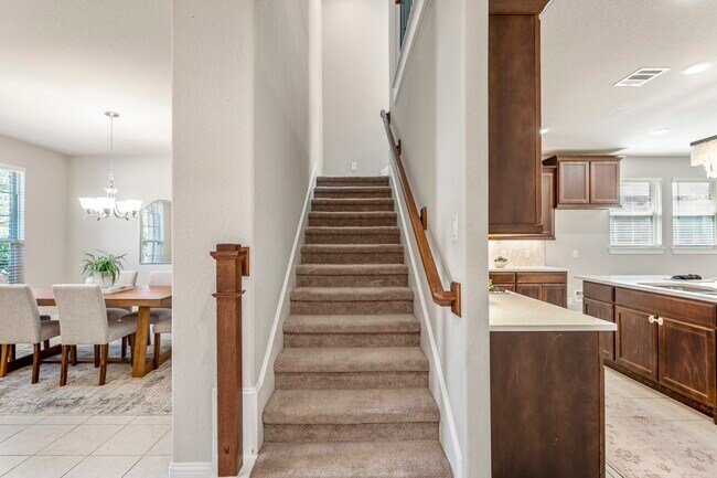 Building Photo - 16719 Highland Country Dr