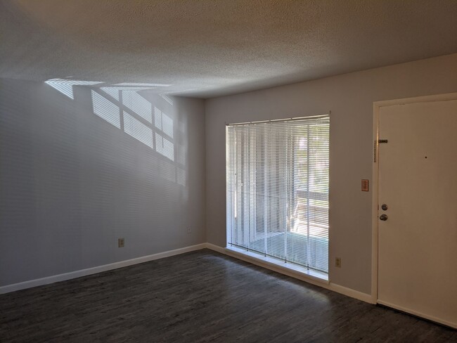 Building Photo - 2812 Georgetown Dr