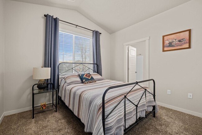 Building Photo - 7485 N Lucy Rose Ln