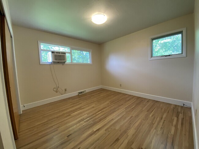 Building Photo - 3408 14th Ave S