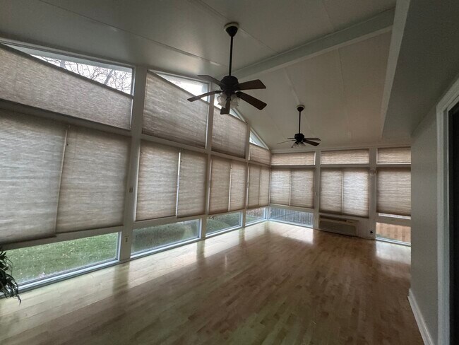 Building Photo - 426 Thunder Ridge