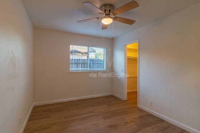 Building Photo - 7409 Village Green Dr