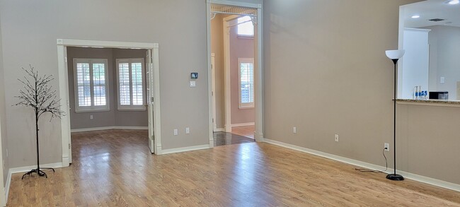 Building Photo - AMAZING NORTHEAST UPDATED 4 BEDROOM HOME