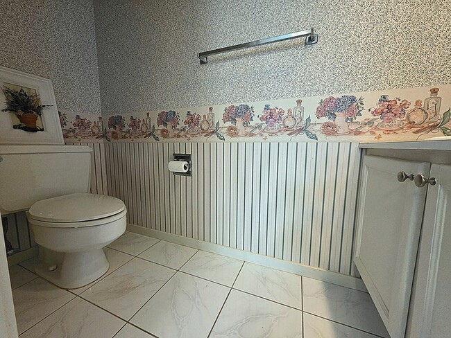 Building Photo - 563 Heritage Vlg