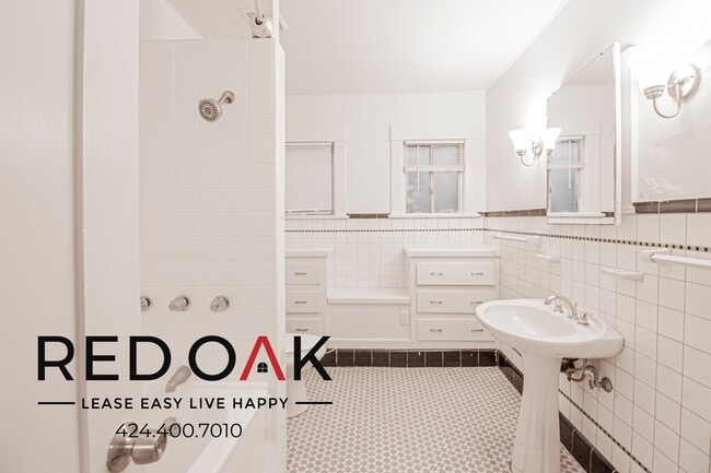 Building Photo - 220 Mira Mar Ave