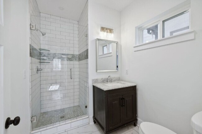 Building Photo - Brand NEW East Nashville 3 bedroom/3.5 bat...