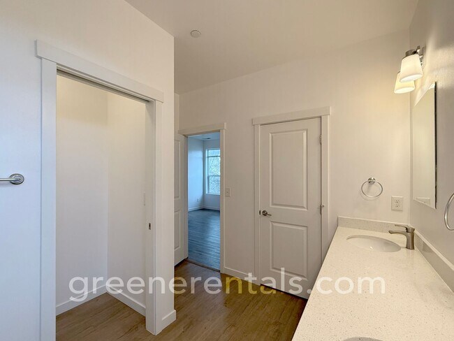 Building Photo - 1944 Olympia Ave NE