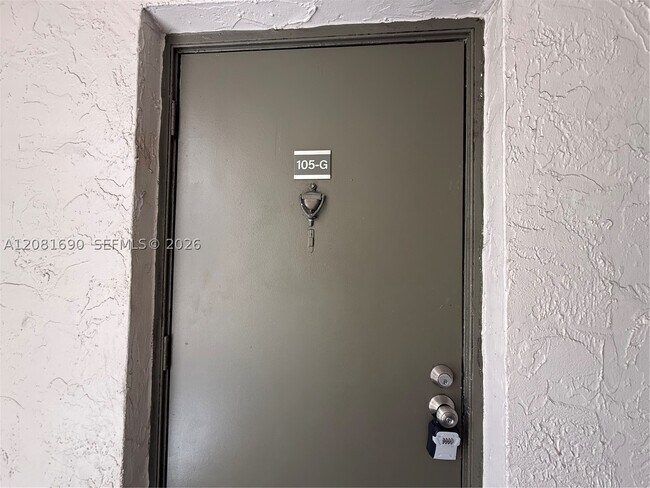 Building Photo - 7913 SW 104th St