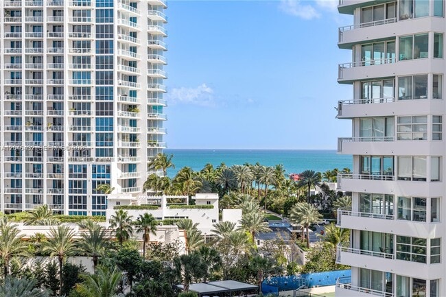 Building Photo - 300 South Pointe Dr