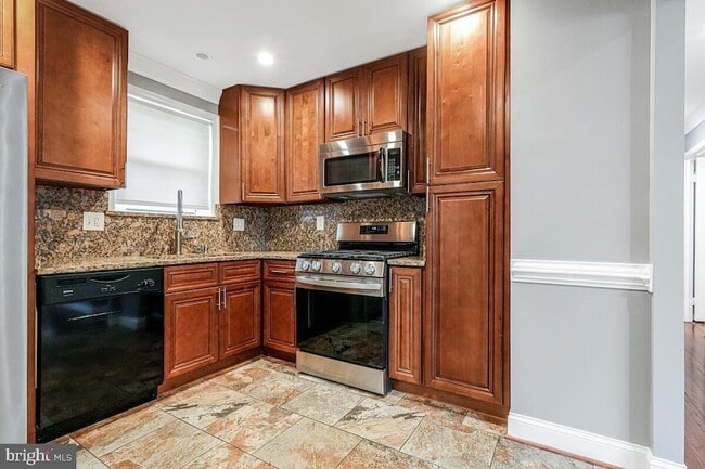 Building Photo - 6912 Eilerson St