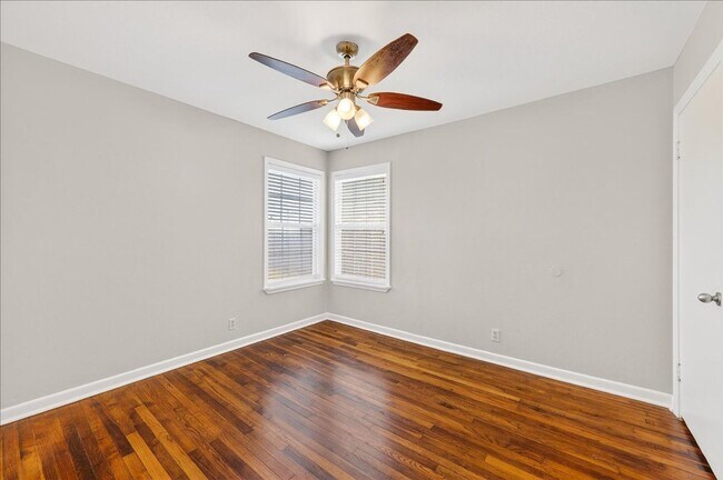 Building Photo - 929 Ashland Dr