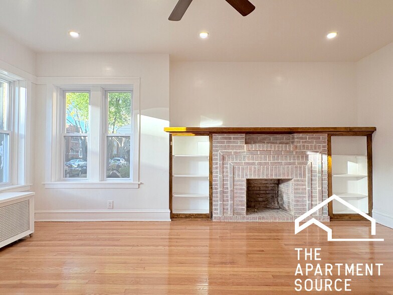 Building Photo - 5713 N Talman Ave