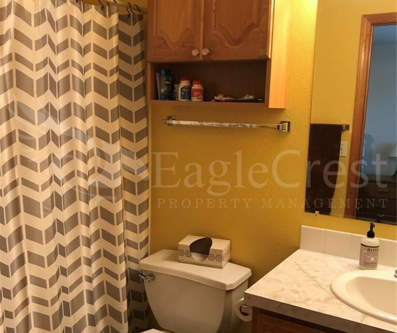 Building Photo - Three Bedroom, Two Bathroom House Located Near WWCC