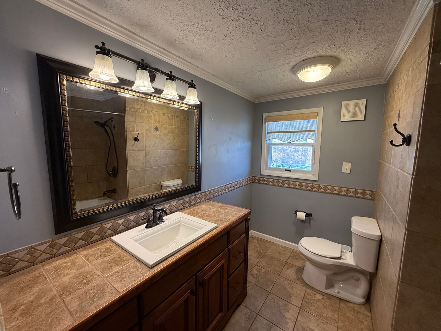 Building Photo - 7215 Shady Ln