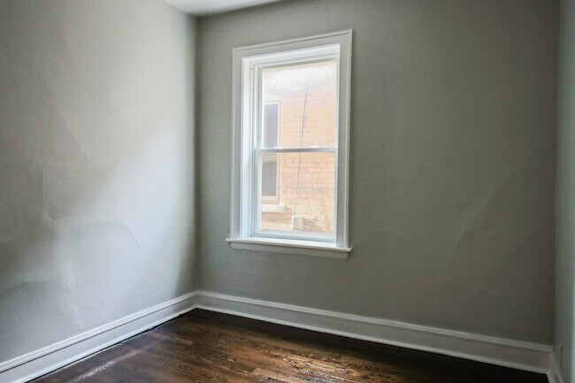 Building Photo - 6633 S Campbell Ave