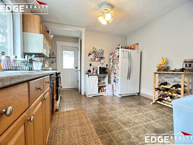 Building Photo - 30 Hobson St