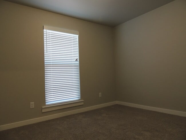 Building Photo - 6115 Appaloosa Ln