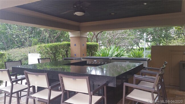 Building Photo - 19901 E Country Club Dr