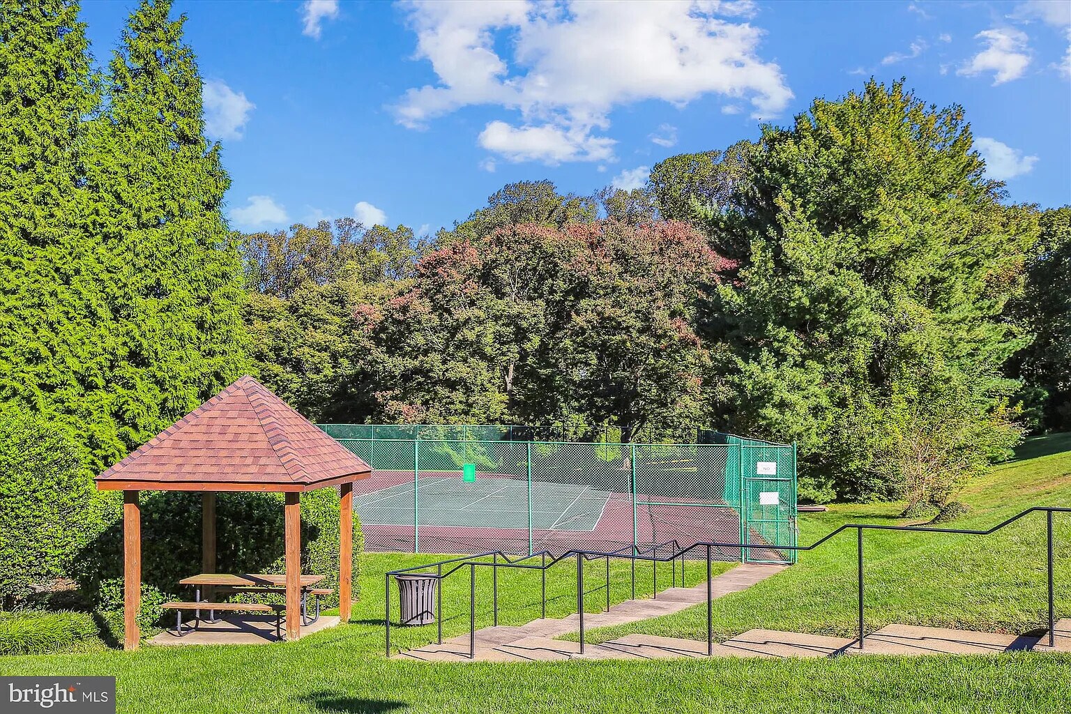 Building Photo - 2300 Pimmit Dr