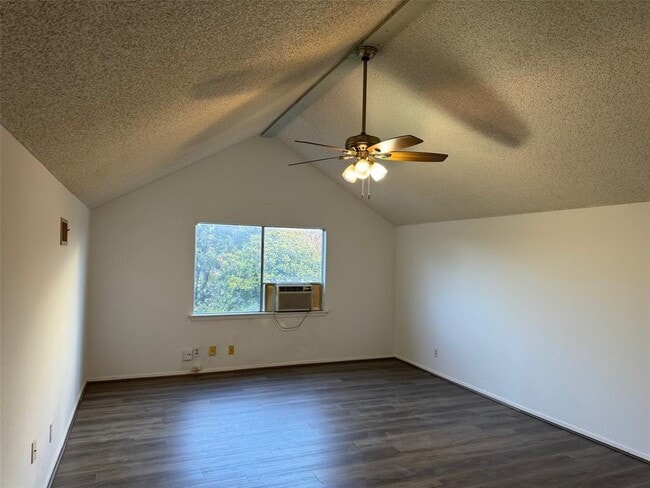 Building Photo - 12800 Irongate Ave