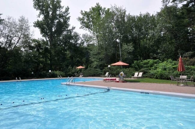 Building Photo - 546 Great Elm Way