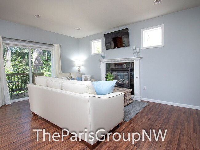 Building Photo - Wonderful 2012 Renton 3BR * Backs To Greenbelt