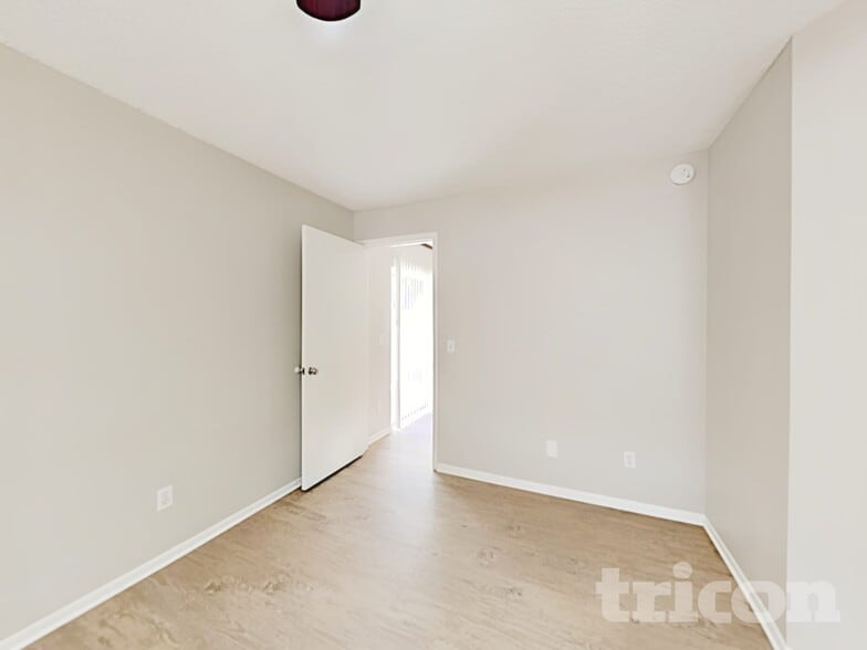 Building Photo - 1253 Ashworth Dr