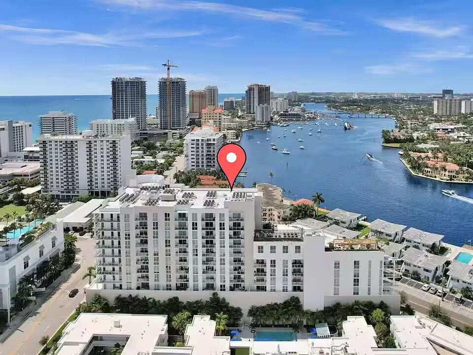 Building Photo - 401 N Birch Rd