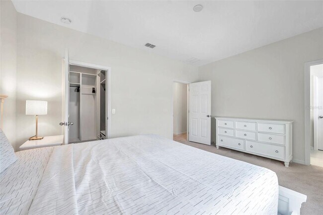 Building Photo - 4966 Avalon Park Blvd