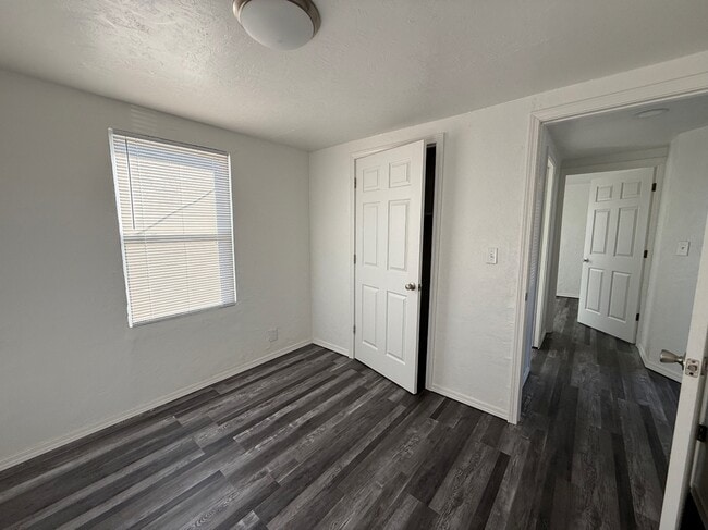 Building Photo - 4400 NE 16th Terrace