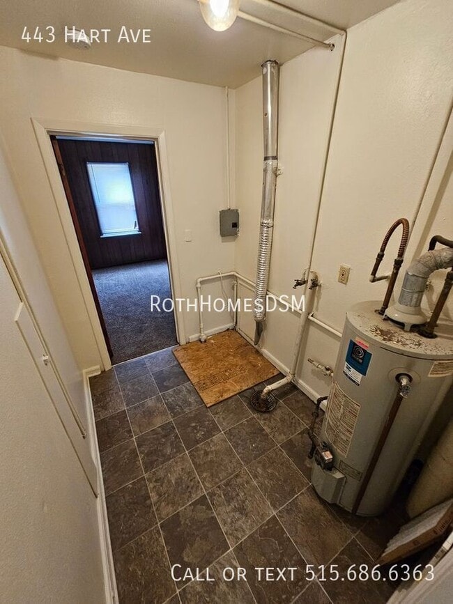 Building Photo - 443 Hart Ave